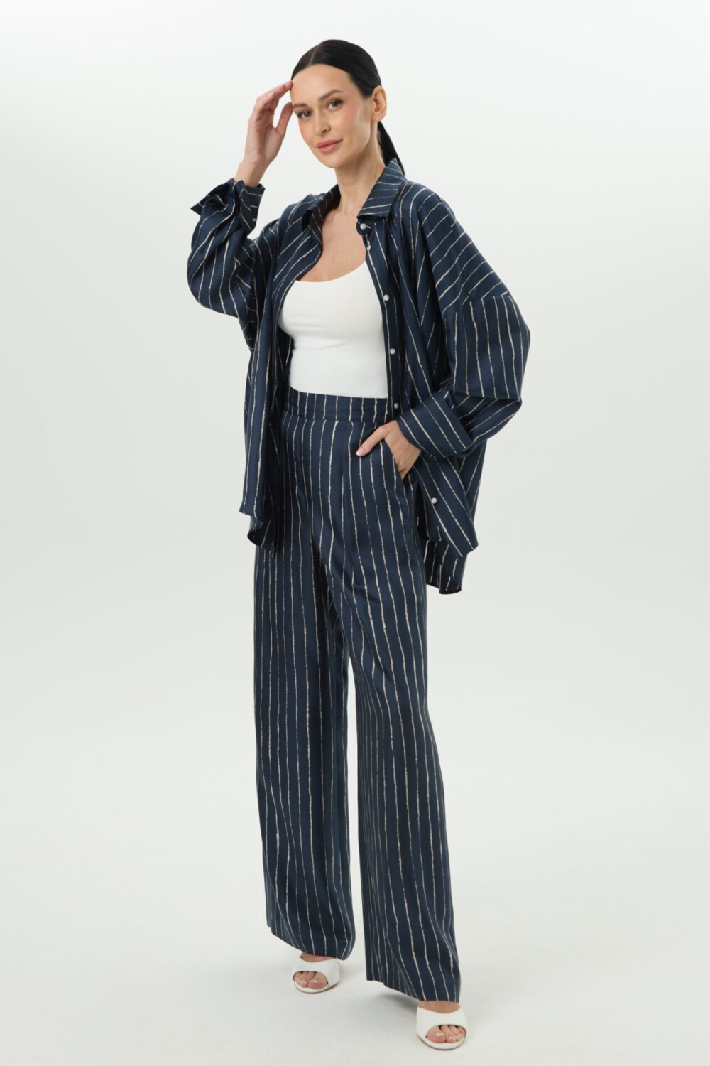 Šilkinis kostiumėlis – vintage blue